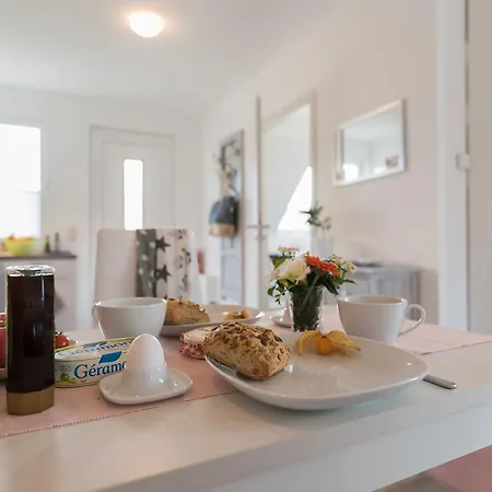 Seestrasse Apartman *